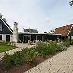 Hotel Recreatiepark Wiringherlant 3*