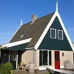 Recreatiepark Wiringherlant Hotel 3*