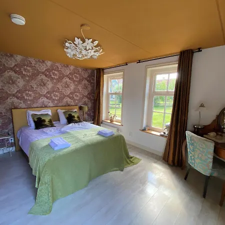 Recreatiepark Wiringherlant Hotel 3*