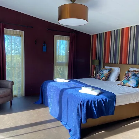 Hotel Recreatiepark Wiringherlant 3*