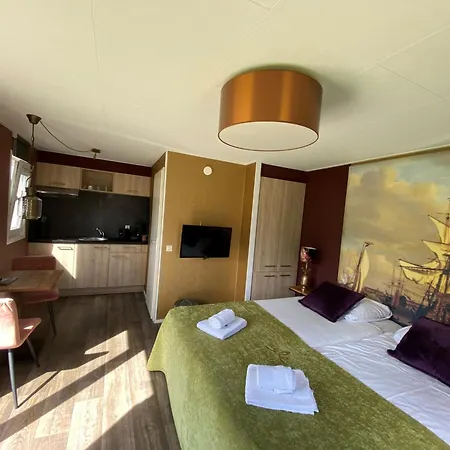 Recreatiepark Wiringherlant Hotel 3*