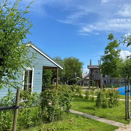 Hotel Recreatiepark Wiringherlant 3*