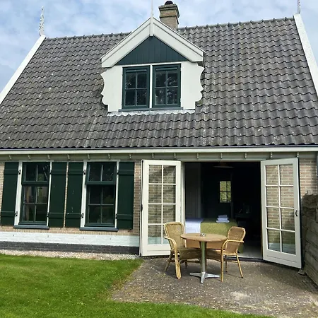 Recreatiepark Wiringherlant Hotel