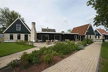 Hotel Recreatiepark Wiringherlant 3*