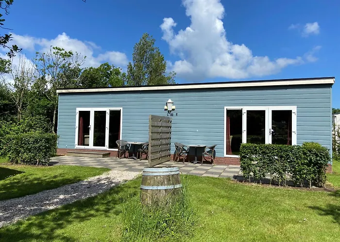 Recreatiepark Wiringherlant 호텔 히폴리투쉐프